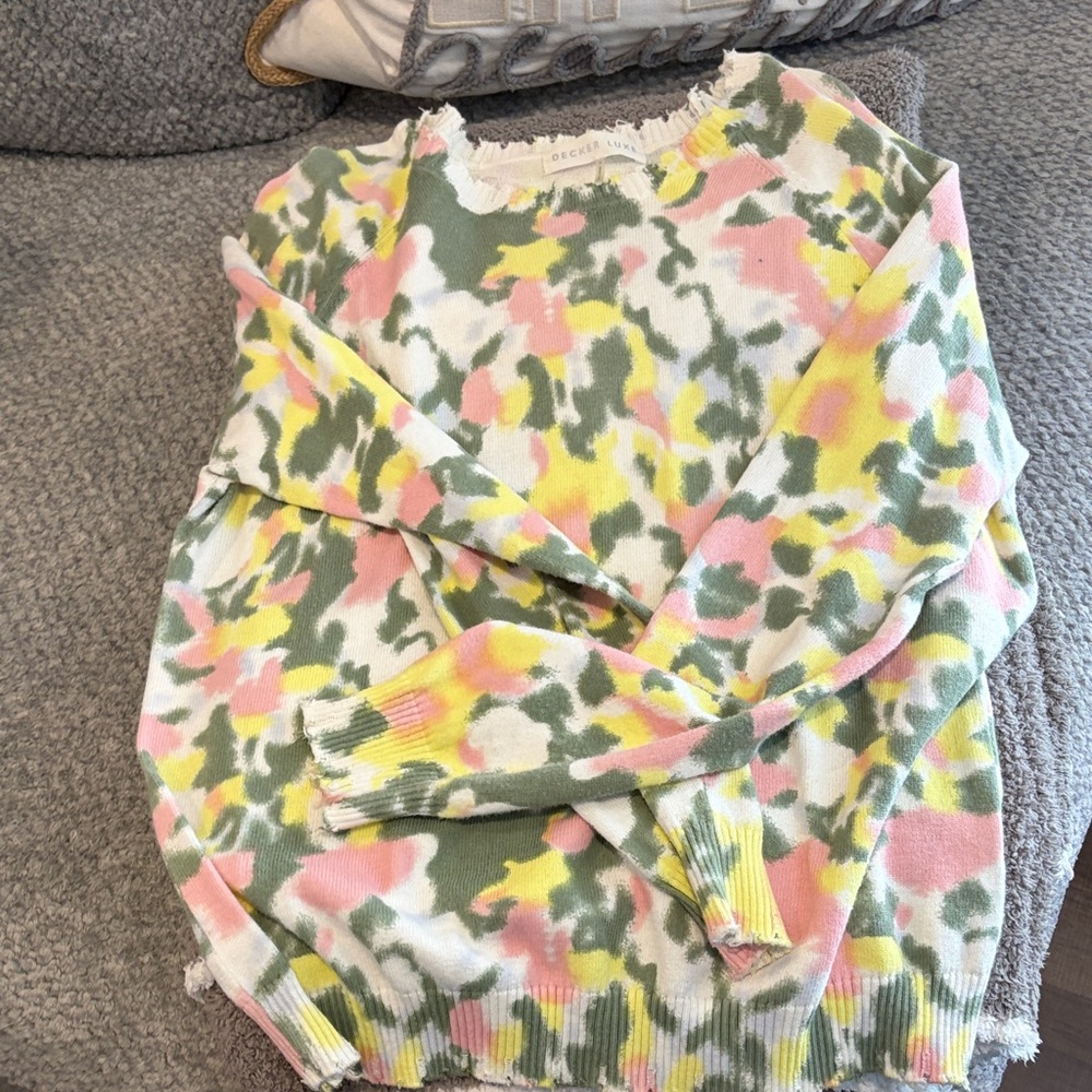 Decker luxe  Multicolor Crew Neck Sweater